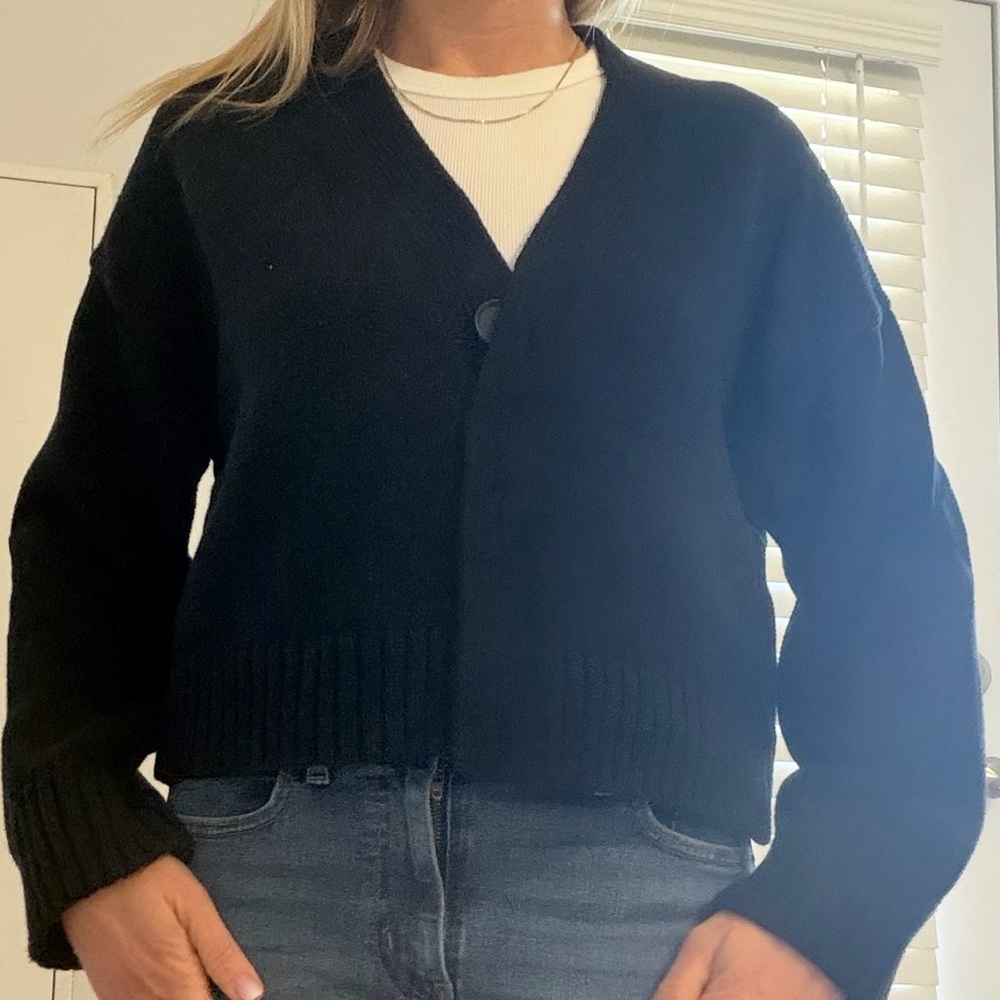 Gap Black Knit Cropped Cardigan | Small P | Like New - Picture 8 of 10